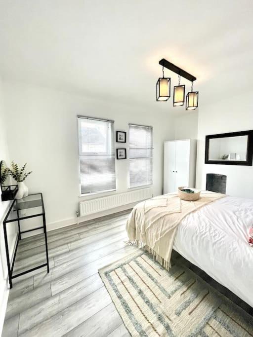 Spacious Modern Victorian House In Rochester Wainscot Εξωτερικό φωτογραφία